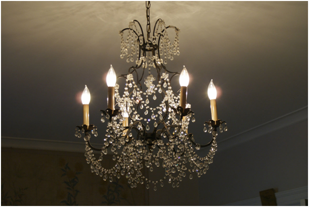 Dos and Don’ts When Buying A Chandelier For Your Home